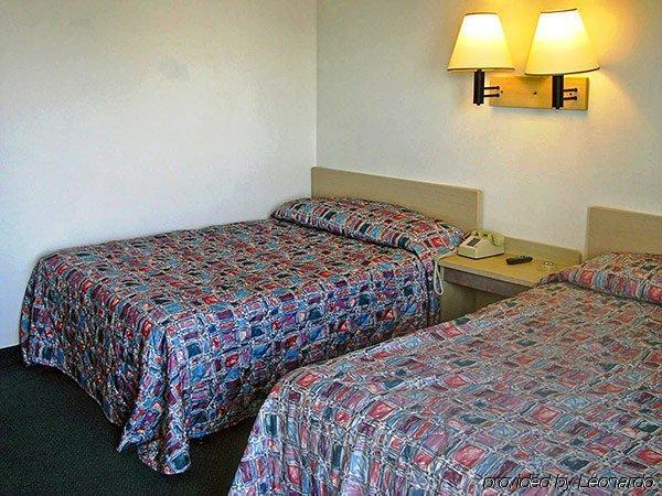 Americas Best Value Inn Μπόουλινγκ Γκριν Δωμάτιο φωτογραφία