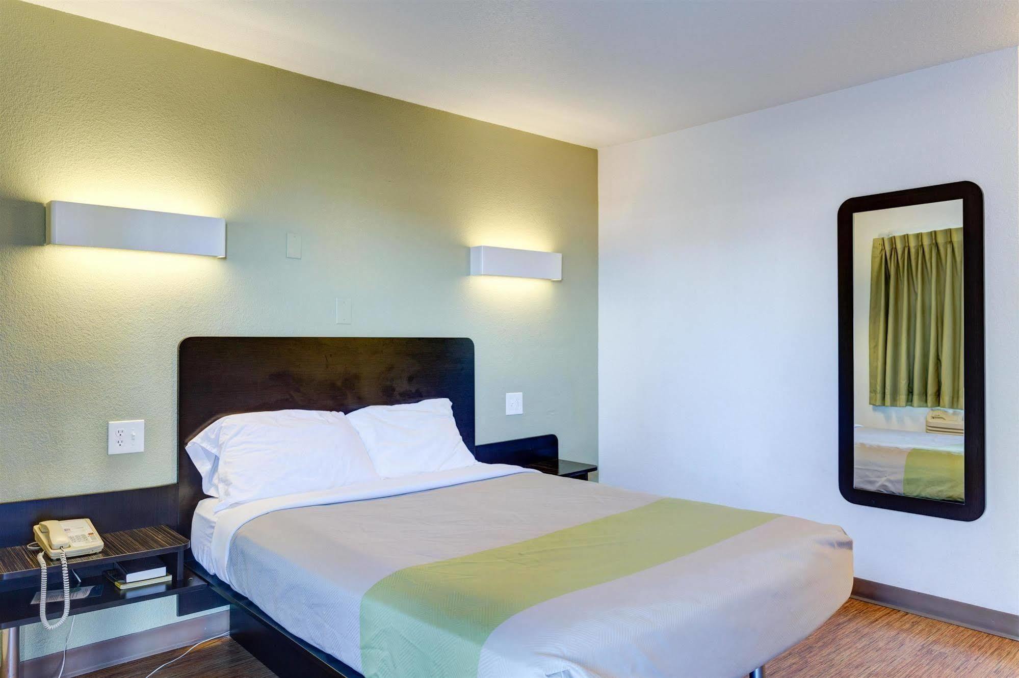 Americas Best Value Inn Μπόουλινγκ Γκριν Εξωτερικό φωτογραφία