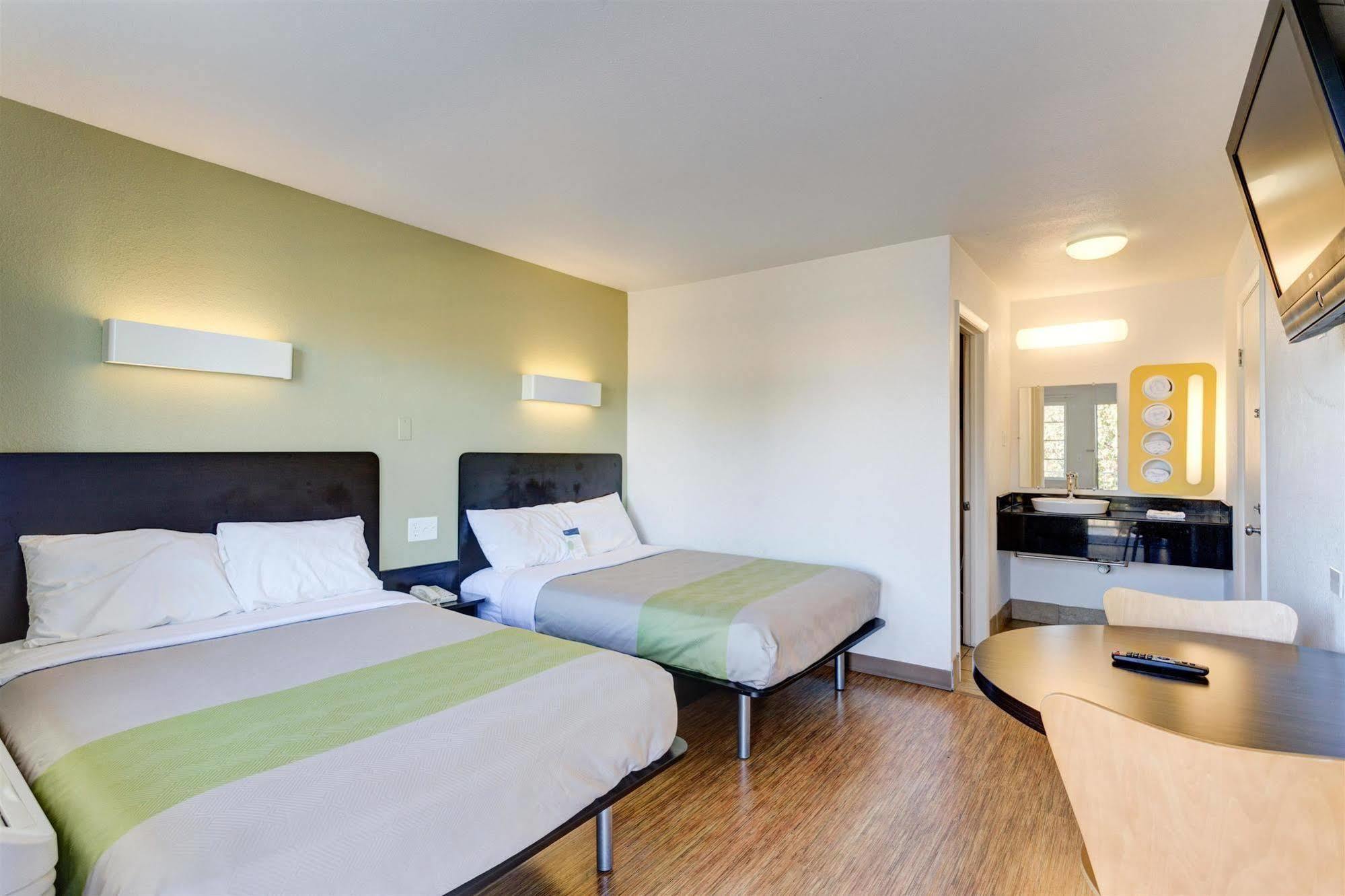 Americas Best Value Inn Μπόουλινγκ Γκριν Εξωτερικό φωτογραφία