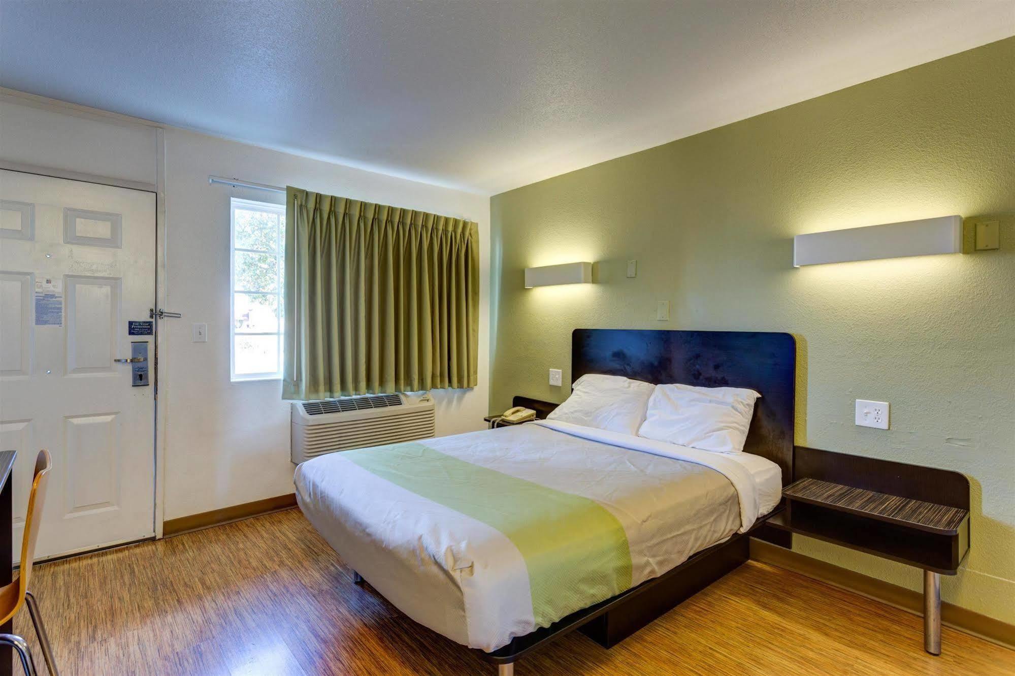 Americas Best Value Inn Μπόουλινγκ Γκριν Εξωτερικό φωτογραφία